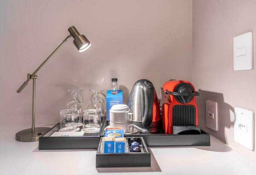 غرفة قياسية, NH Curitiba The Five