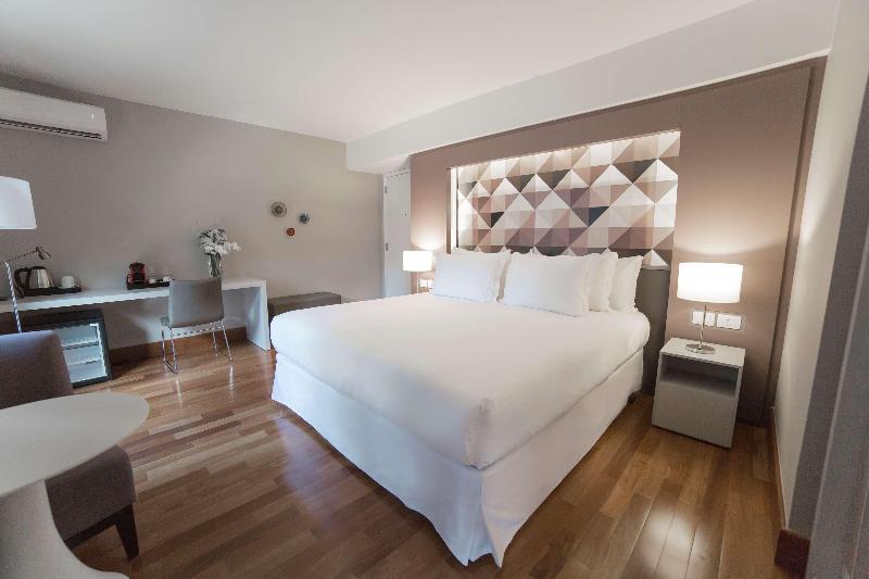 غرفة عائلية, NH Curitiba The Five