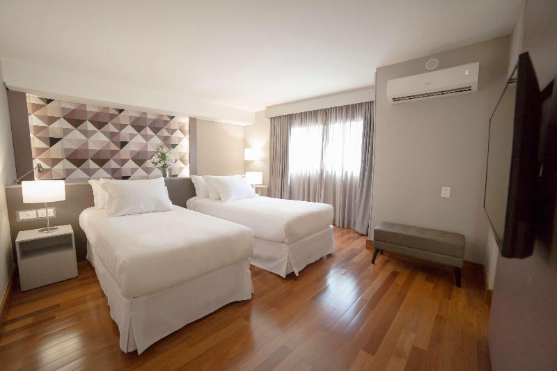 اتاق استاندارد سه نفره, NH Curitiba The Five
