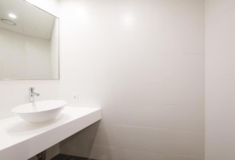 Quarto Triplo Basic, Nine Tree By Parnas Seoul Myeongdong 2