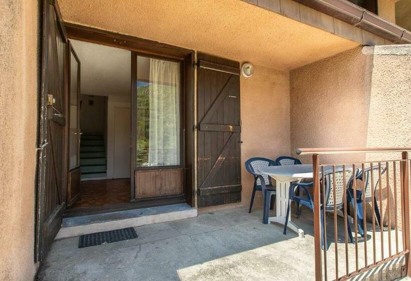 Апартаменты 2 Спальни, Vacanceole  Residence Les Gorges Rouges