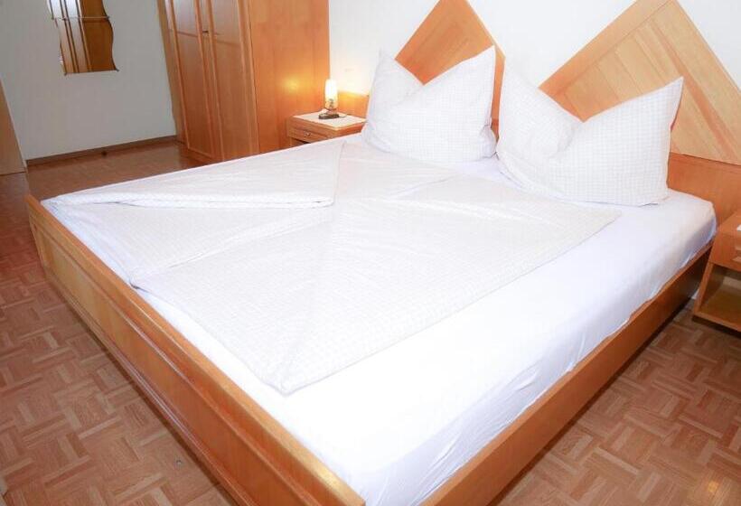 Номер Стандарт с Балконом, 5rooms Frühstückspension