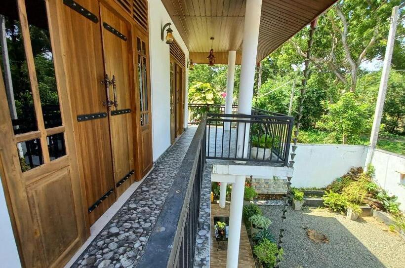 标准间带露台, Calm Palace Tangalle
