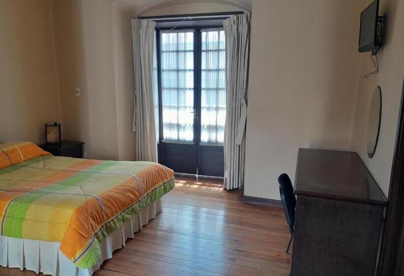 اتاق استاندارد سه نفره, Hostal Pancaira La Paz Bolivia
