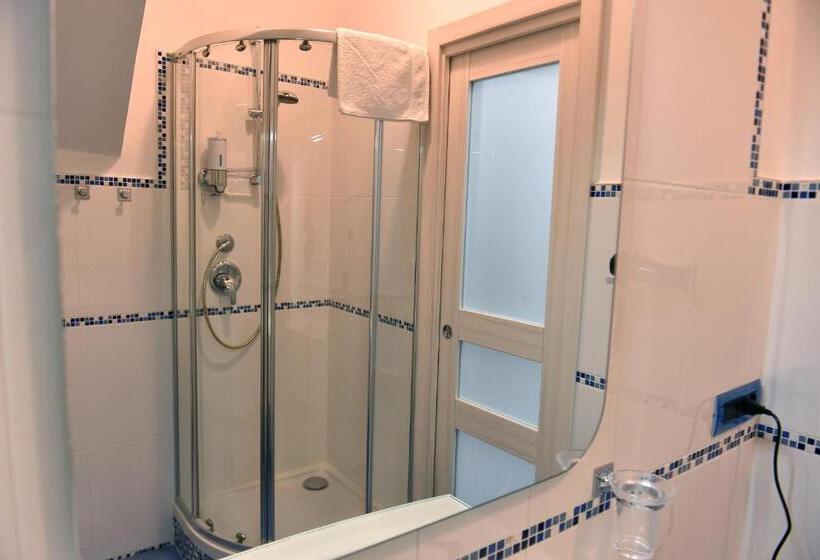 اتاق استاندارد چهارنفره با بالکن, B&b Gerry  S Home Amalfi Coast