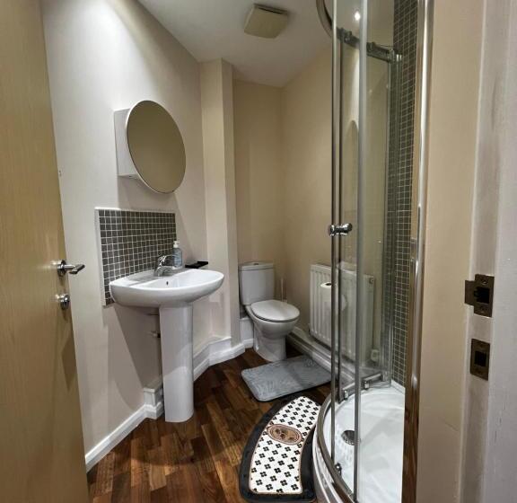 Номер Стандарт, Crownford Guesthouse   Close To Hanley Centre And University