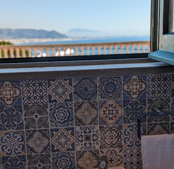 Quarto Deluxe Vista Mar com Sacada, Villa Carosino