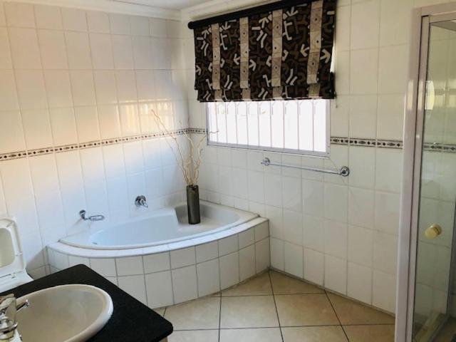 Номер Стандарт, Bedfordview Accommodation