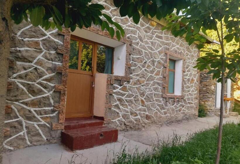 스탠다드 룸 공동 욕실, Shiringul Guesthouse In Nuratau Mountain