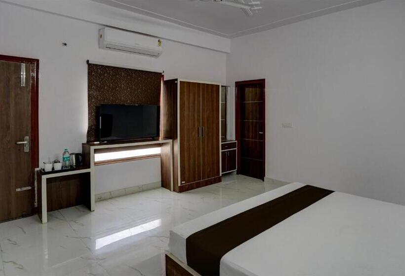 Трехместный Номер Классика, Oyo Kanak Residency
