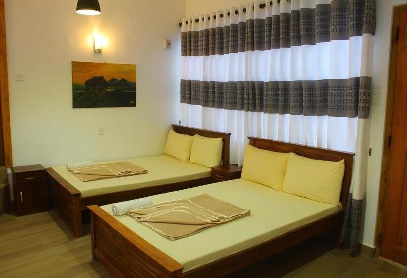 Люкс Вид на Сад, Triniton Holiday Villas