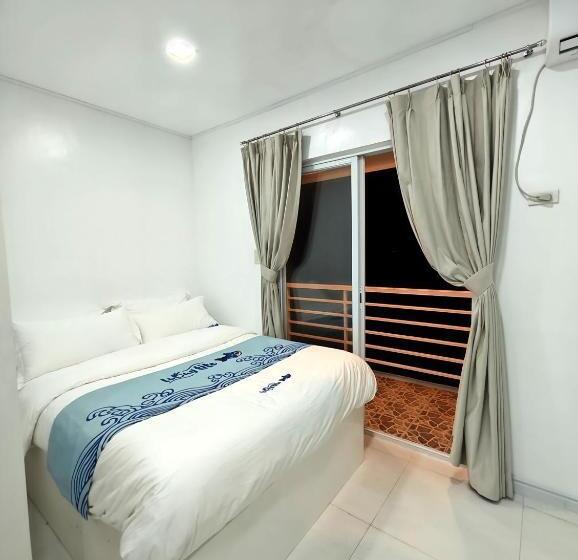 Номер Стандарт Вид на Море с Балконом, Luckytito Anilao Resort