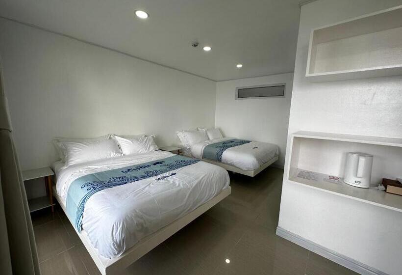 Номер Стандарт Вид на Море, Luckytito Anilao Resort