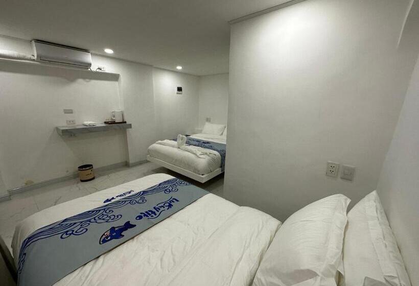 Номер Стандарт Вид на Море, Luckytito Anilao Resort