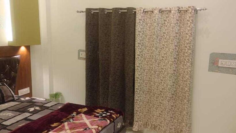 اتاق کلاسیک سه تخته, Spot On Hotel Bairi Love