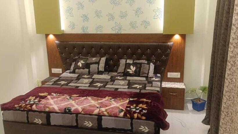 اتاق کلاسیک سه تخته, Spot On Hotel Bairi Love