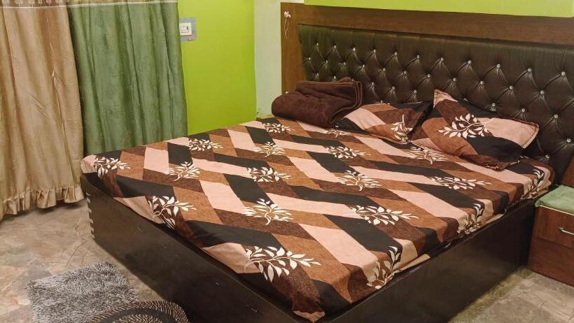 اتاق کلاسیک سه تخته, Spot On Hotel Bairi Love