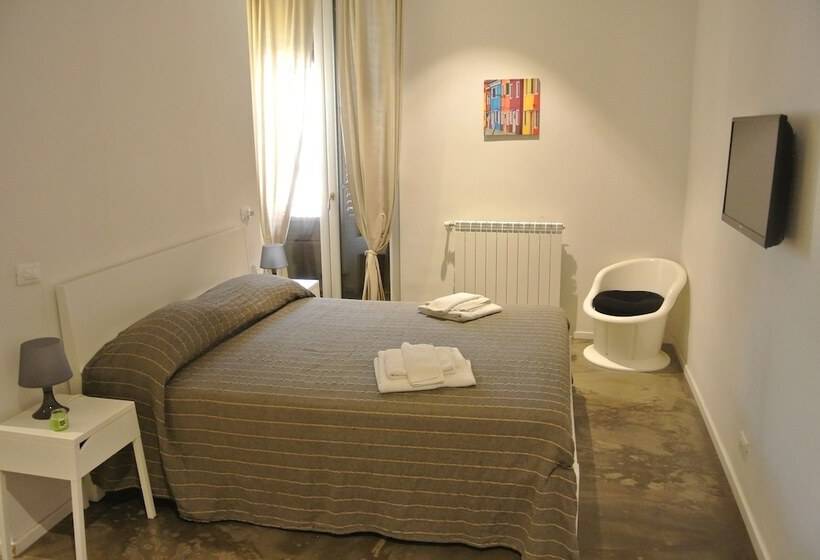 سوئیت با بالکن, Palermo Rooms