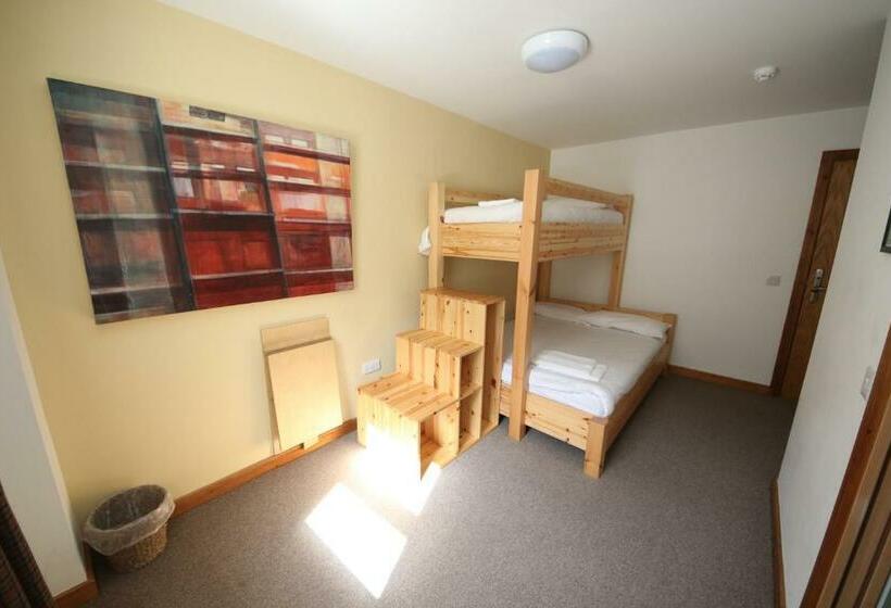 Cameră Triplă Standard cu Paturi Suprapuse, Black Isle Bar & Rooms