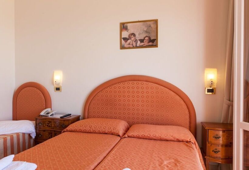 Quarto Estandar Vista Mar Lateral, Mayflower