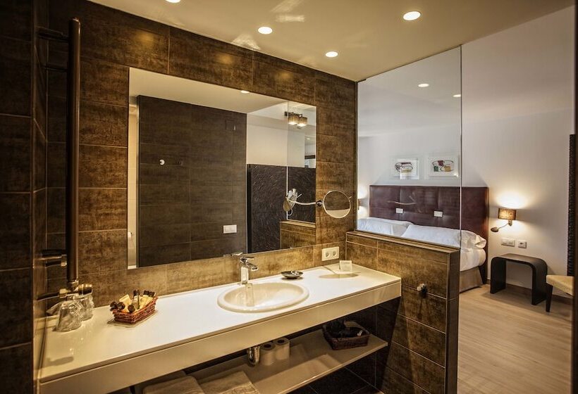Habitación Superior, Pura Vida