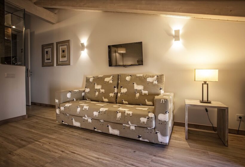 Junior Suite, Pura Vida