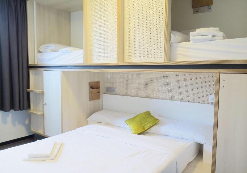 패밀리 룸 공용 욕실, Koisi Hostel