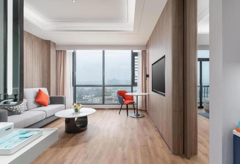 Люкс Кровать Кинг, Holiday Inn Express Xiamen Jimei New Town By Ihg