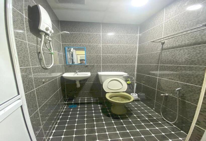 Номер Стандарт Совместная Ванная, Oyo Home 90904 Ray Yan Guesthouse