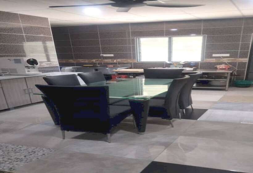 Номер Стандарт, Oyo Home 90904 Ray Yan Guesthouse