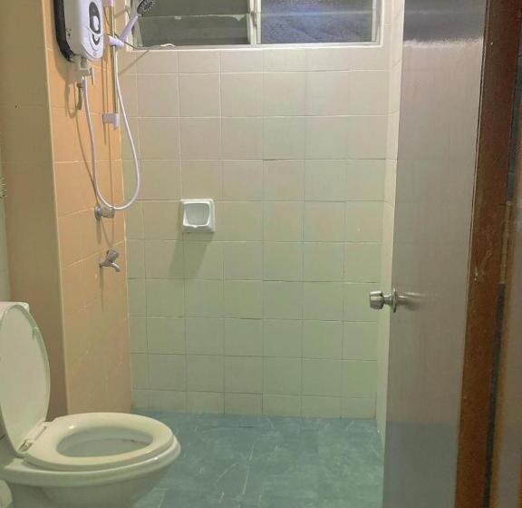 プールビュースタンダードルーム, Nr Cyberstay 1 Shared Apartment, Non Sharing Bathroom