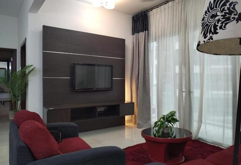 آپارتمان 1 خوابه با چشم‌انداز استخر, Cam 2br Regalia