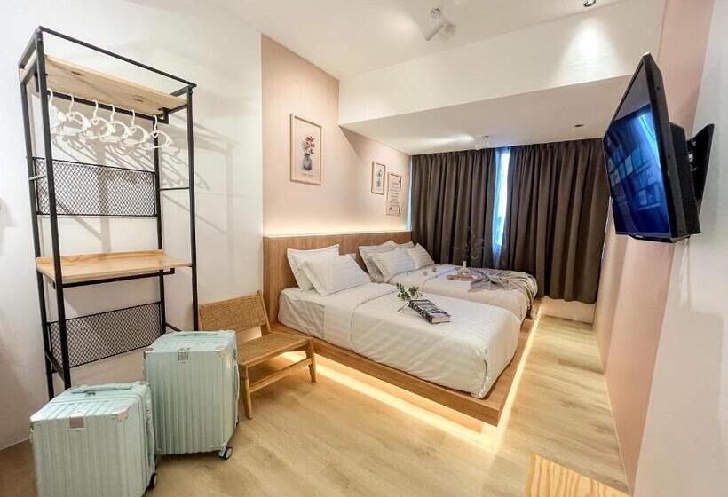 חדר סטנדרט לשלושה עם חדר אמבטיה משוף, Sleep Box Penang