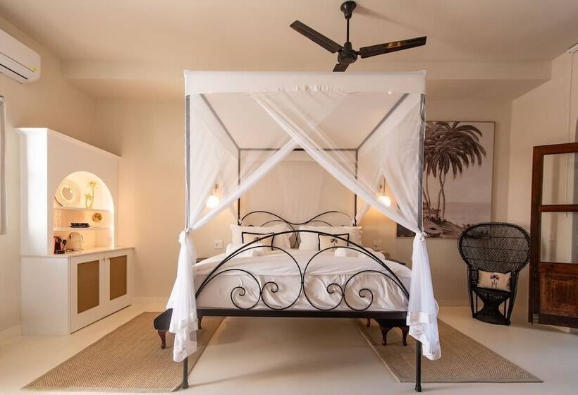 Люкс, The Ivory Haus