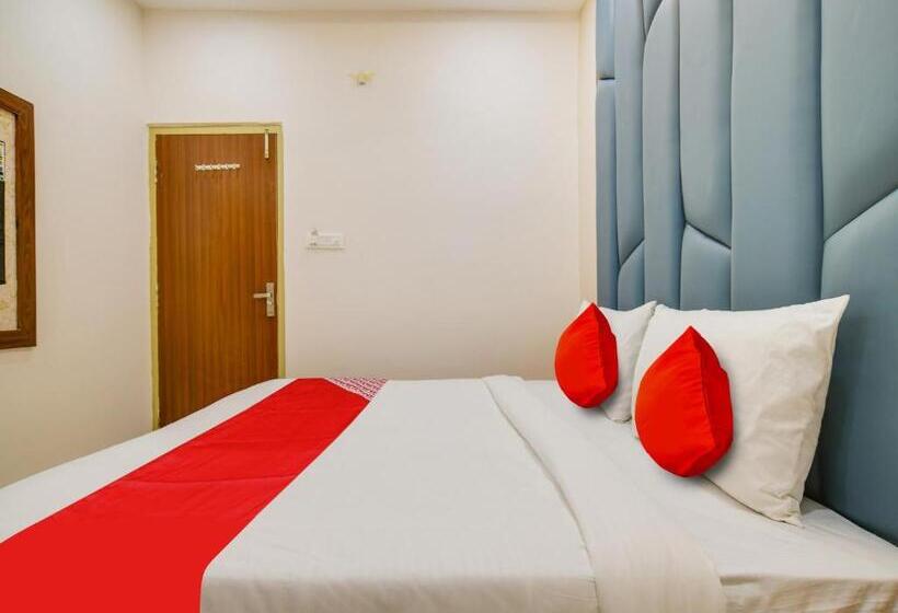 トリプルクラシックルーム, Oyo Hotel Bliss Stay