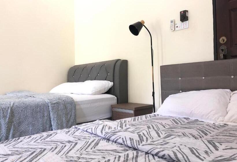 Номер Стандарт Вид на Сад, One Room Homestay 81b Muar