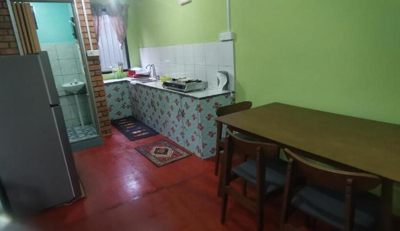 Дом 3 Спальни, Strawberry Rest House Mesilou Kundasang