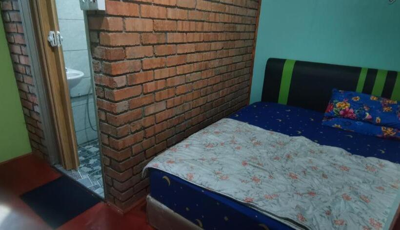 Дом 3 Спальни, Strawberry Rest House Mesilou Kundasang