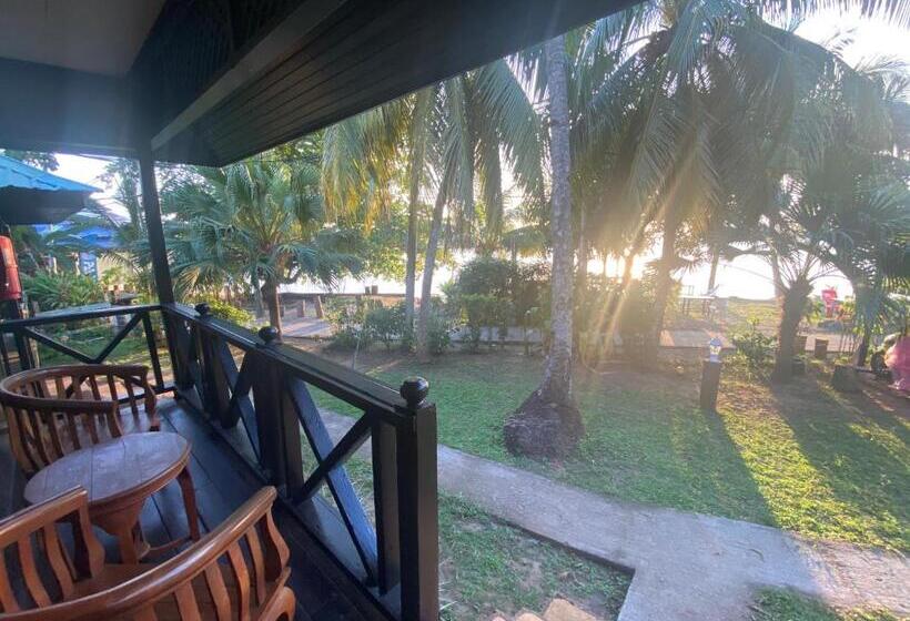 Номер Стандарт, Nazri S Place 2
