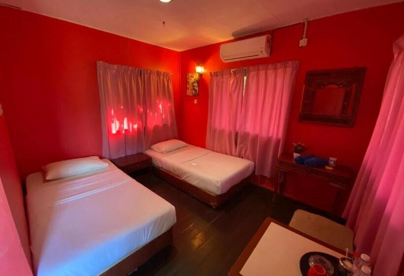 Семейный Номер, Nazri S Place 2