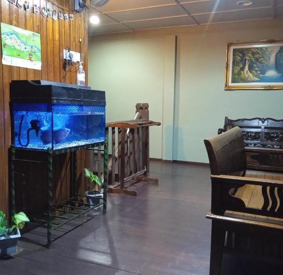 Семейный Номер, Country View Inn
