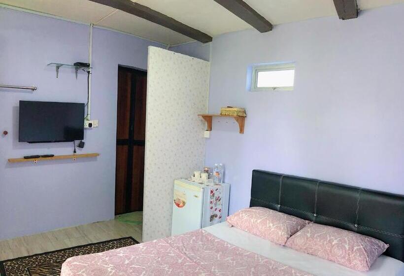 Номер Deluxe, Merdeka Guest House 2