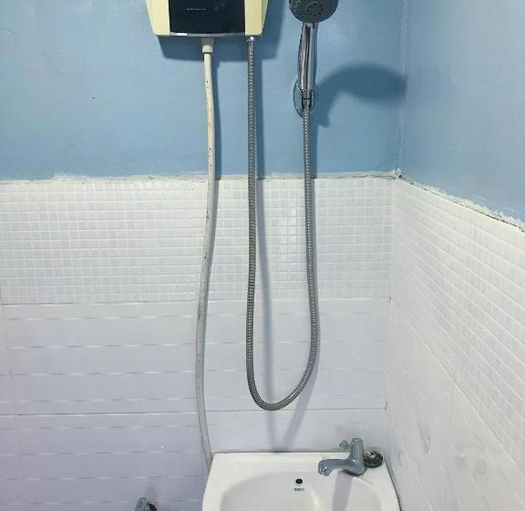 Номер Deluxe, Merdeka Guest House 2