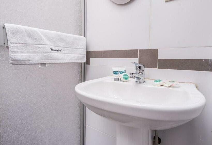 Quarto Triplo Estandar, Ayenda Posada Inn