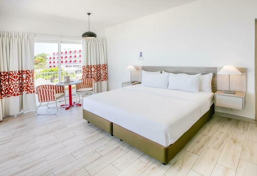 اتاق استاندارد با چشم‌انداز دریا, Grand Decameron Cornwall Beach, A Trademark All Inclusive Resort