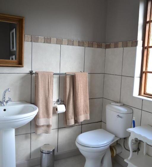 Люкс Классика, By The Way Guesthouse