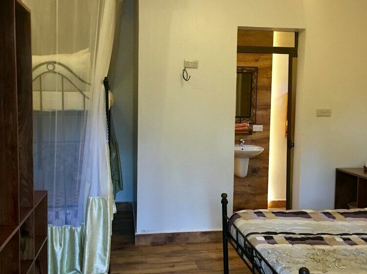수피리어 트리플 룸, Ahadi Lodge
