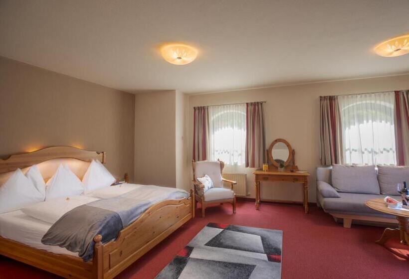 غرفة عائلية, Boutique House Happyellow Saalbach