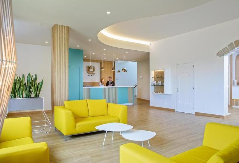 Полулюкс, Lu  Hotel Porto Pino
