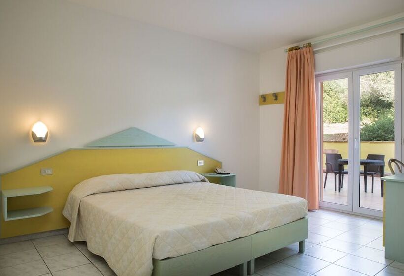 Трехместный Номер Классика, Lu  Hotel Porto Pino